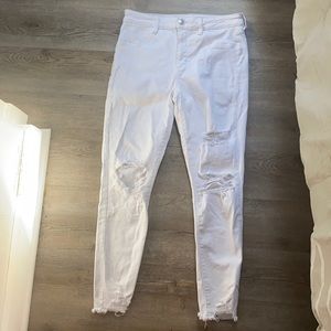 American Eagle Women’s White Ripped Skinny Jeans